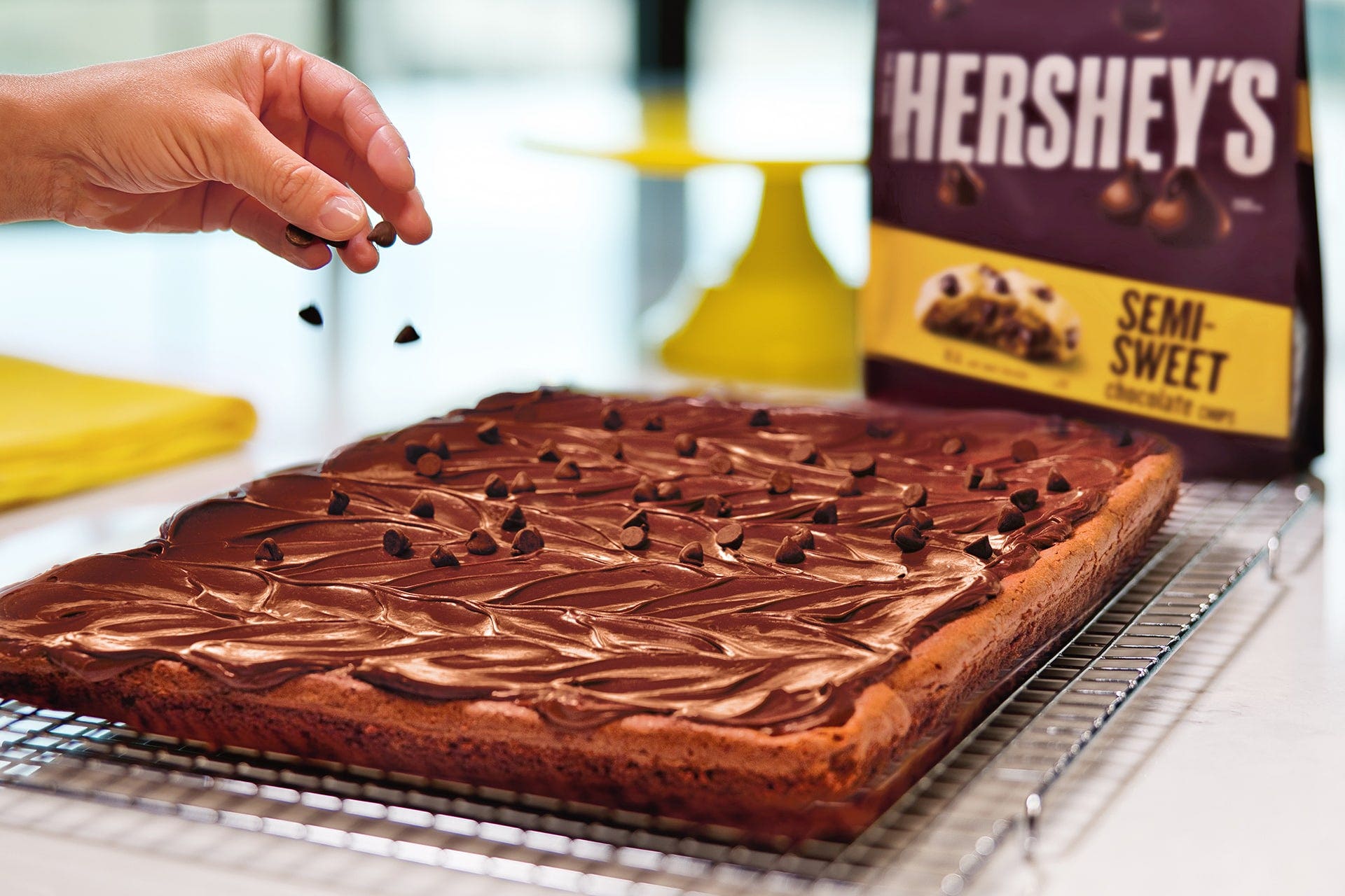 Commercial HERSHEY'S Chocolate Brownies