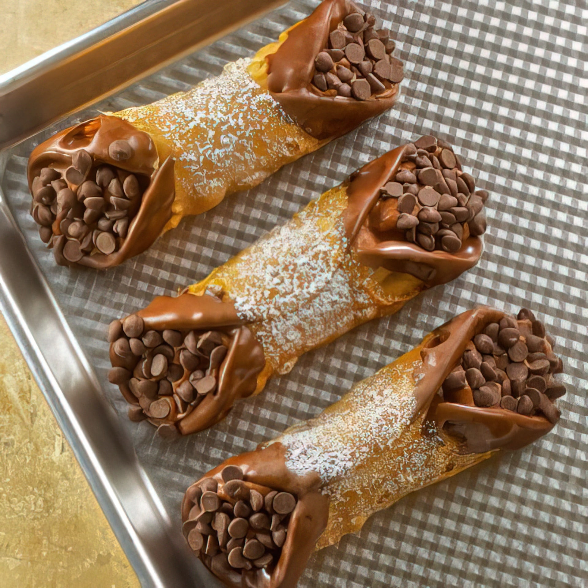 HERSHEY'S Chocolate Filled Cannoli