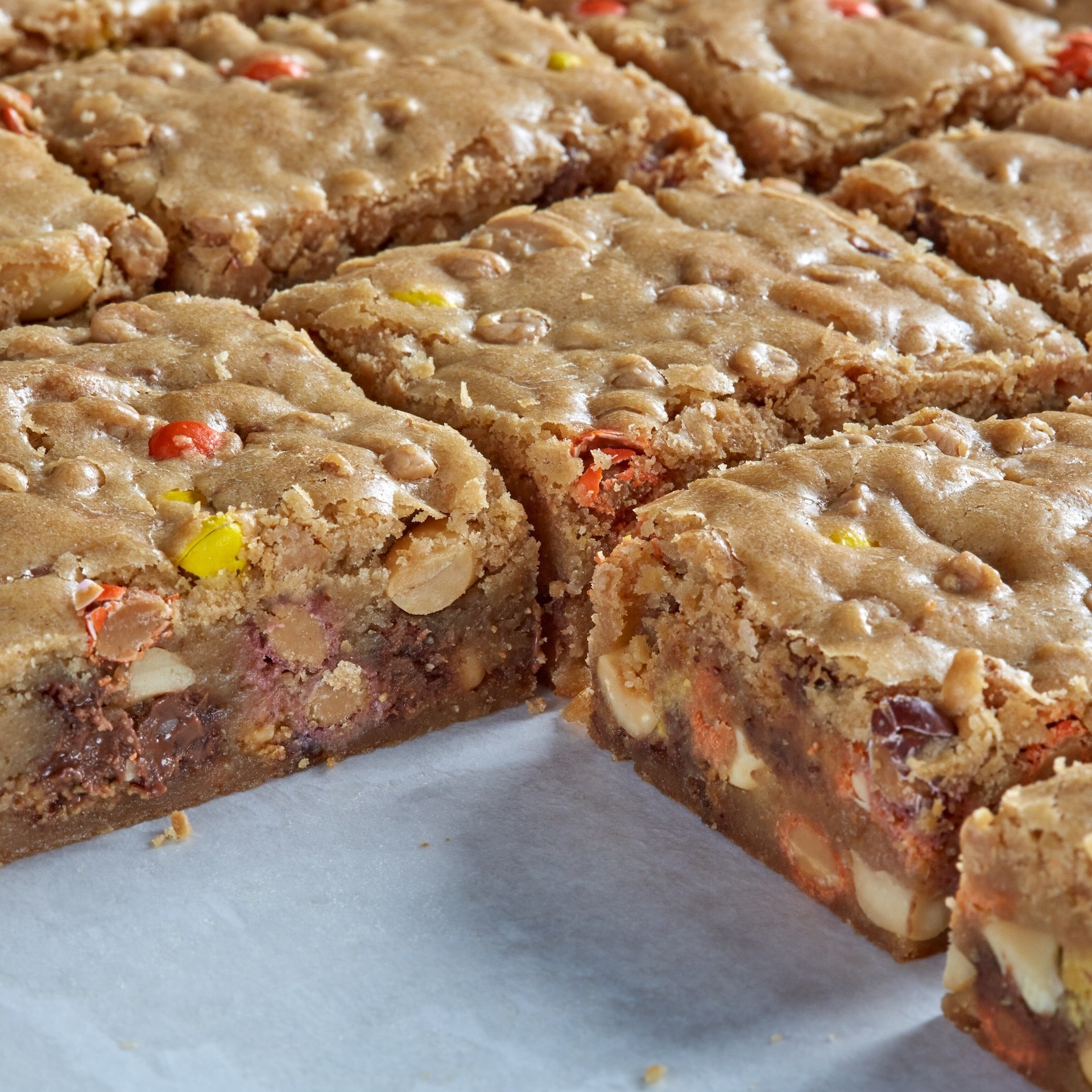 Commercial REESE'S Blondies | HERSHEY Foodservice