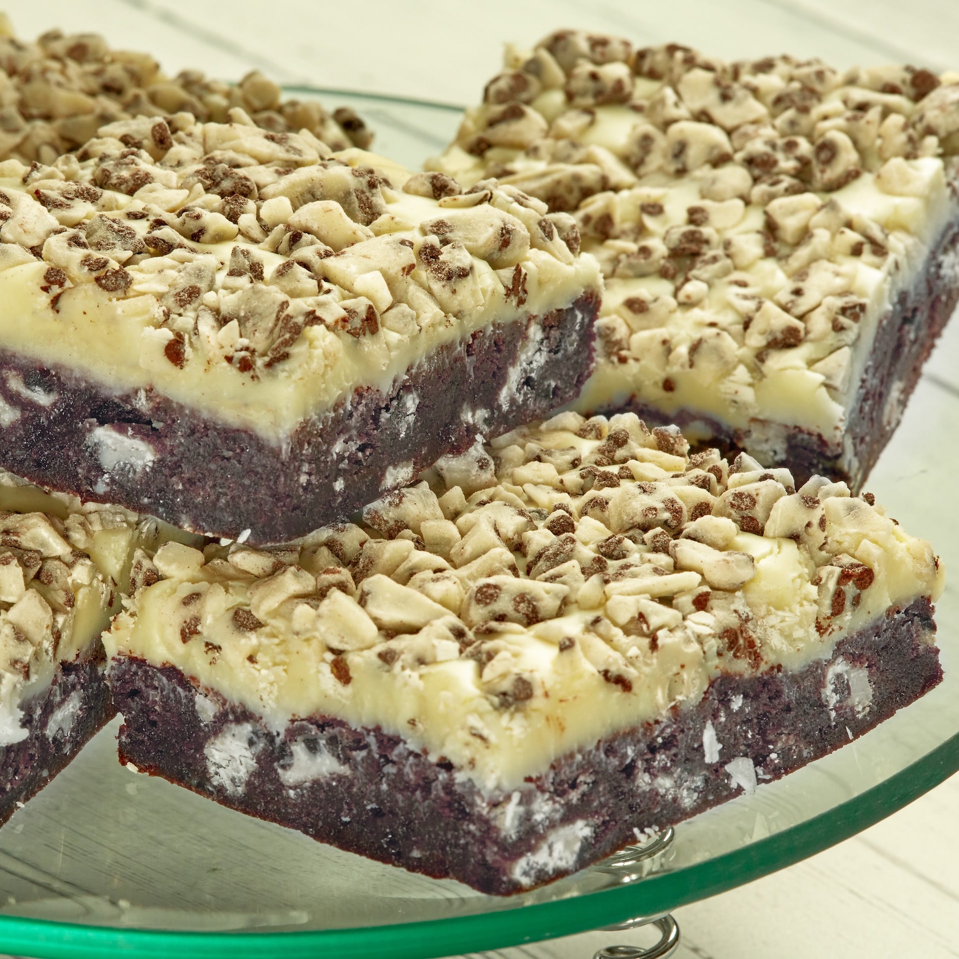 HERSHEY'S COOKIES 'N' CREME Brownies