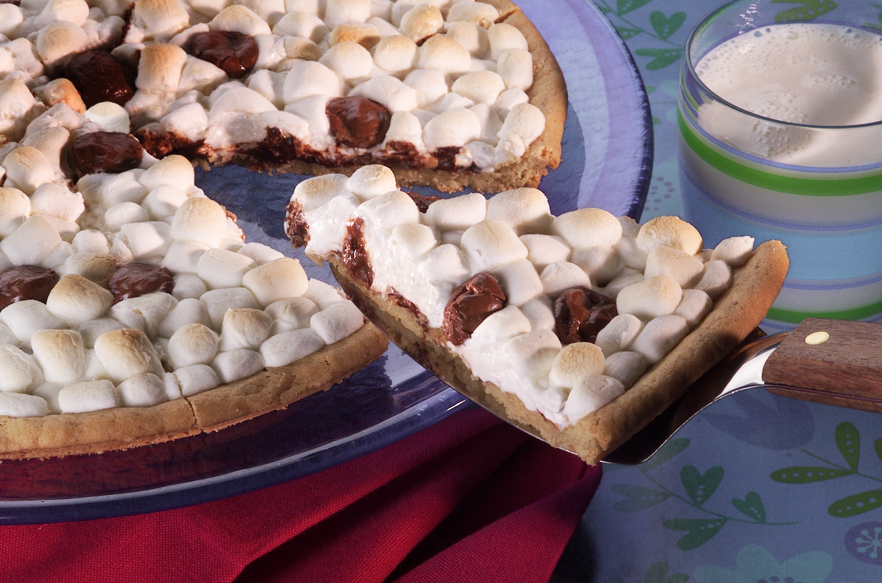 Commercial S'mores Pizza