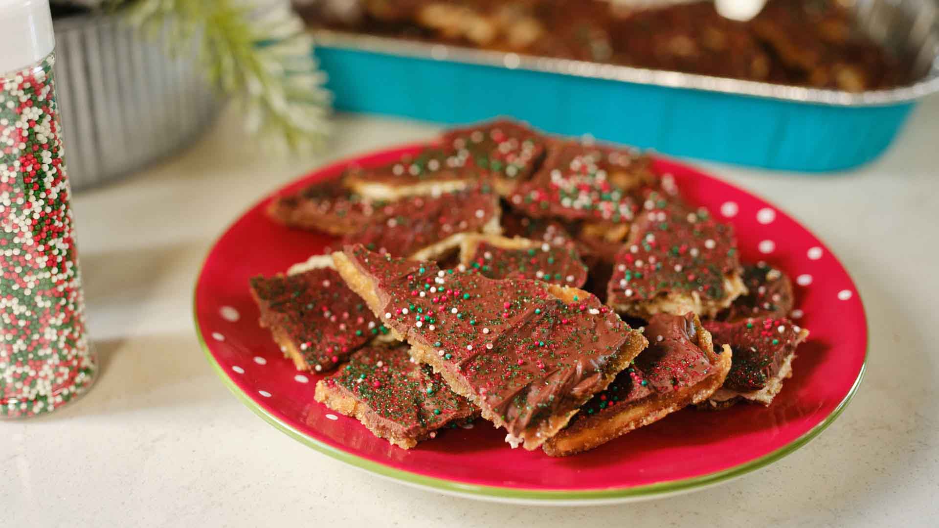 tray and plate of hersheys christmas bark ready to serve