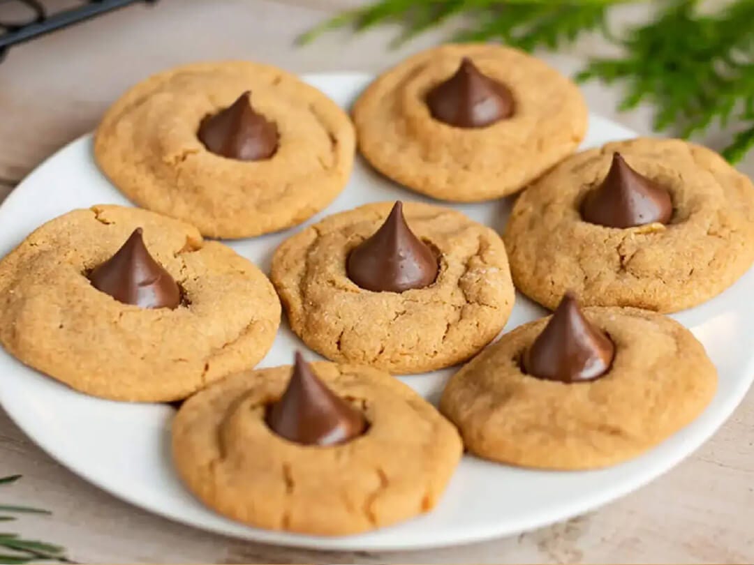 plate of blossom cookies